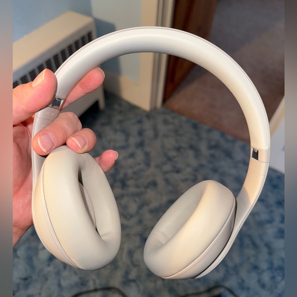 Beats Studio Pro (Sandstone) - Picture 5 of 13